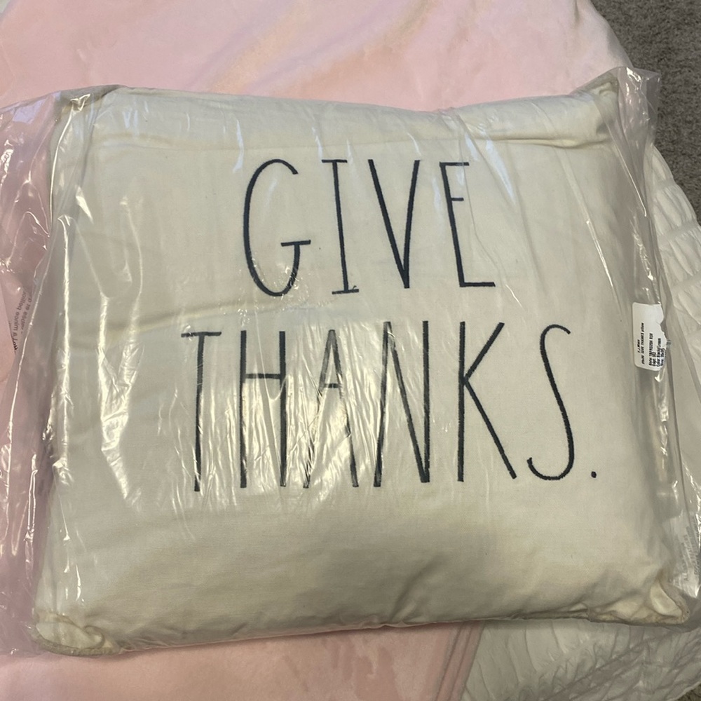Give thanks rae Dunn pillow. Still in package